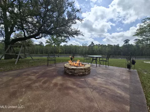 Exterior - 7401 N Creek Rd, Lucedale, MS 39452 photo 5 of 7