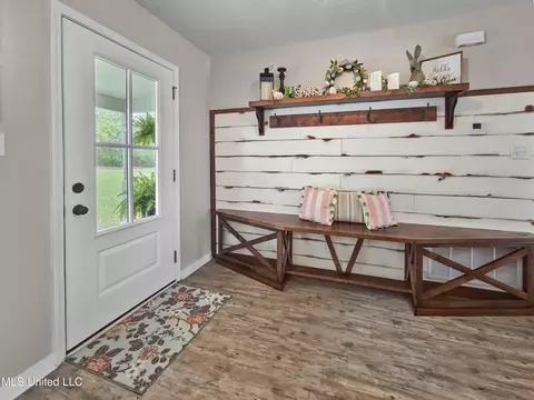 Entry Way - 7401 N Creek Rd, Lucedale, MS 39452 photo 1 of 2