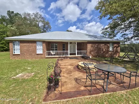 Exterior - 7401 N Creek Rd, Lucedale, MS 39452 photo 4 of 7
