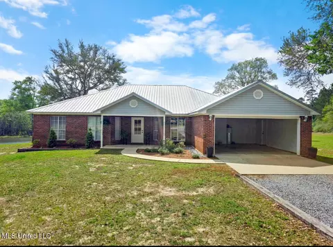 Exterior - 7401 N Creek Rd, Lucedale, MS 39452 photo 2 of 7