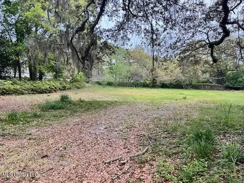 Pine Street, Gulfport, MS 39507