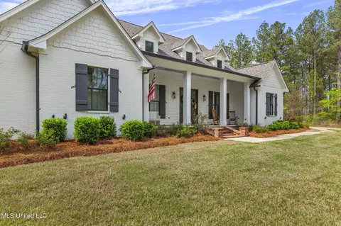 Exterior - 205 Stump Ridge Rd, Brandon, MS 39047 photo 6 of 24