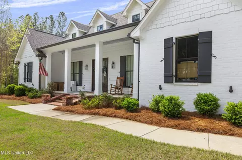 Exterior - 205 Stump Ridge Rd, Brandon, MS 39047 photo 7 of 24