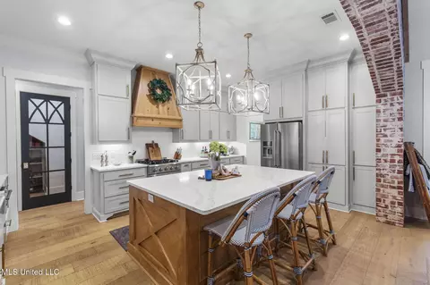 Kitchen - 205 Stump Ridge Rd, Brandon, MS 39047 photo 1 of 9