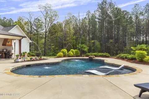 Exterior - 205 Stump Ridge Rd, Brandon, MS 39047 photo 15 of 24
