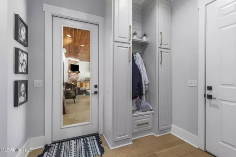 Entry Way - 205 Stump Ridge Rd, Brandon, MS 39047 photo 6 of 7