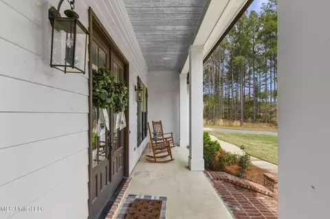 Exterior - 205 Stump Ridge Rd, Brandon, MS 39047 photo 9 of 24