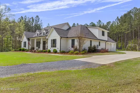 Exterior - 205 Stump Ridge Rd, Brandon, MS 39047 photo 4 of 24