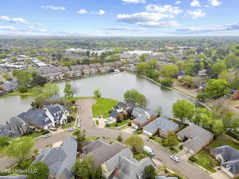 View/Area - 42 Park Crest Pl, Jackson, MS 39211 photo 1 of 2