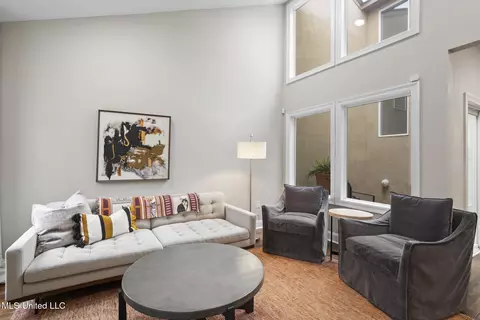 Living - 42 Park Crest Pl, Jackson, MS 39211 photo 3 of 3