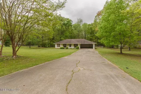 115 Pine Creek Cv, Terry, MS 39170
