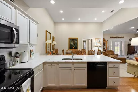 Kitchen - 430 Independence Blvd, Flowood, MS 39232 photo 1 of 5
