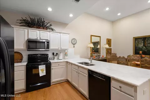 Kitchen - 430 Independence Blvd, Flowood, MS 39232 photo 5 of 5