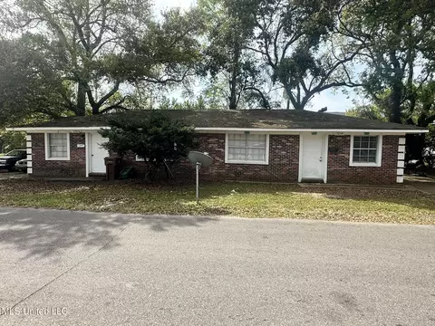 1703 Garden Park Dr, Biloxi, MS 39531