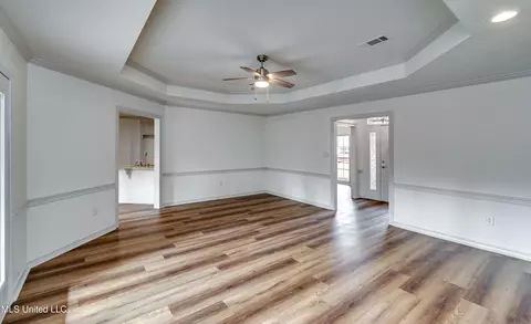 Living - 146 Sumac Dr, Madison, MS 39110 photo 2 of 6