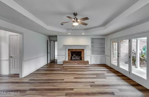 Living - 146 Sumac Dr, Madison, MS 39110 photo 4 of 6