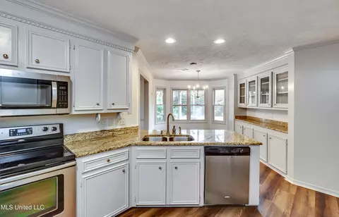 Kitchen - 146 Sumac Dr, Madison, MS 39110 photo 3 of 5