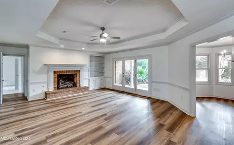 Living - 146 Sumac Dr, Madison, MS 39110 photo 5 of 6