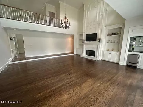 Living - 117 Peninsula Dr, Brandon, MS 39047 photo 2 of 6