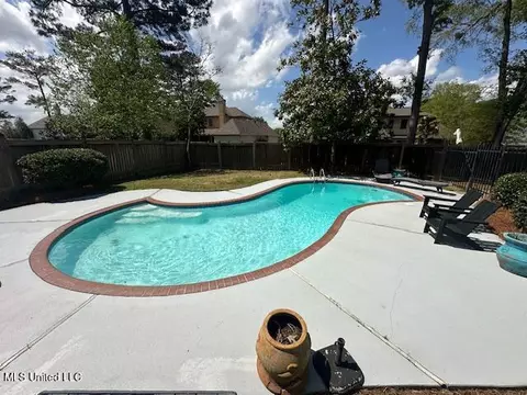 Exterior - 117 Peninsula Dr, Brandon, MS 39047 photo 6 of 11
