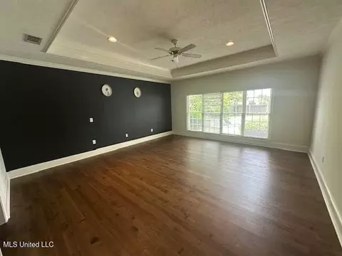 Living - 117 Peninsula Dr, Brandon, MS 39047 photo 6 of 6