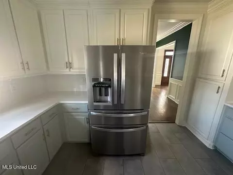 Kitchen - 117 Peninsula Dr, Brandon, MS 39047 photo 5 of 6