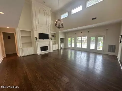 Living - 117 Peninsula Dr, Brandon, MS 39047 photo 3 of 6