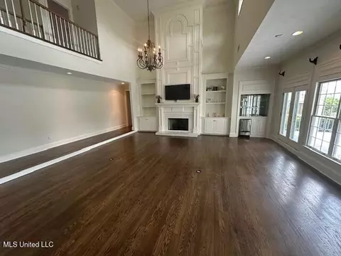 Living - 117 Peninsula Dr, Brandon, MS 39047 photo 4 of 6
