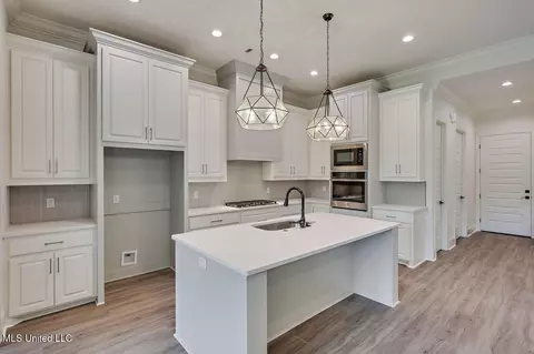 Kitchen - 243 Bronson Bnd, Flowood, MS 39232 photo 1 of 3