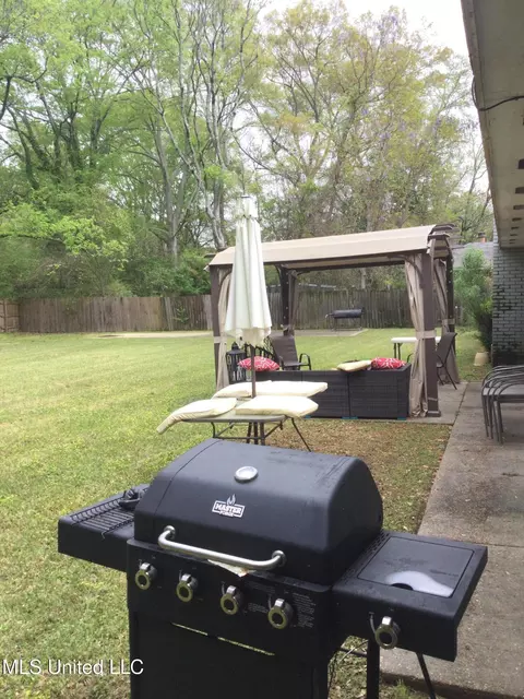 Exterior - 260 Beechcrest Dr, Jackson, MS 39211 photo 3 of 4