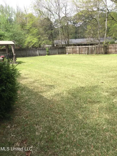 Exterior - 260 Beechcrest Dr, Jackson, MS 39211 photo 4 of 4