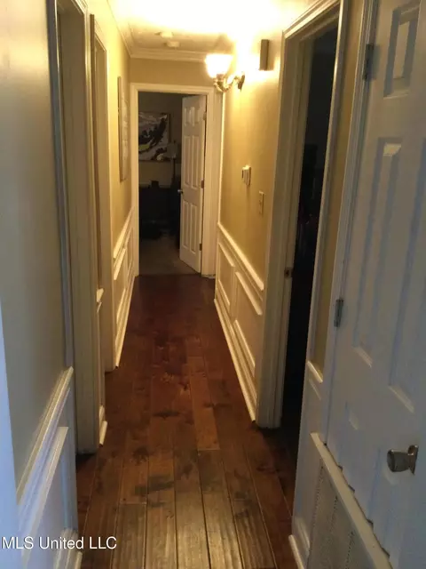 Entry Way - 260 Beechcrest Dr, Jackson, MS 39211 photo 1 of 1