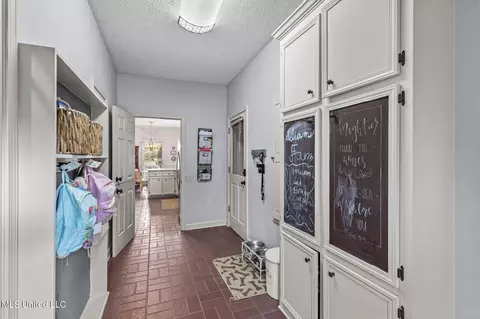 Entry Way - 139 Easthaven Dr, Brandon, MS 39042 photo 10 of 10