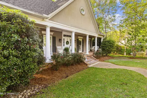 Exterior - 139 Easthaven Dr, Brandon, MS 39042 photo 4 of 17