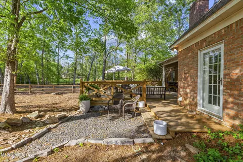 Exterior - 139 Easthaven Dr, Brandon, MS 39042 photo 10 of 17