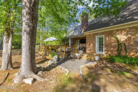 Exterior - 139 Easthaven Dr, Brandon, MS 39042 photo 9 of 17