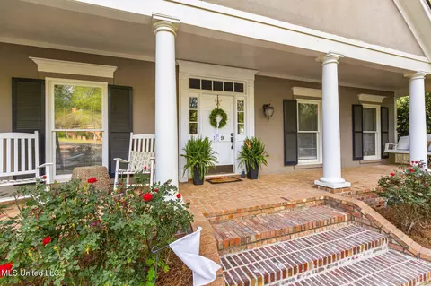 Exterior - 139 Easthaven Dr, Brandon, MS 39042 photo 3 of 17