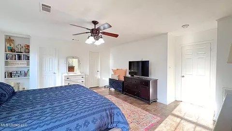 Bedroom - 925 Sycamore St, Grenada, MS 38901 photo 2 of 7