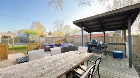 Exterior - 925 Sycamore St, Grenada, MS 38901 photo 8 of 10