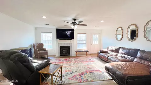 Other - 925 Sycamore St, Grenada, MS 38901 photo 2 of 10