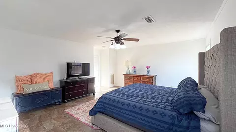 Bedroom - 925 Sycamore St, Grenada, MS 38901 photo 1 of 7