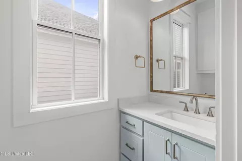 Bath - 112 Brashear St, Madison, MS 39110 photo 1 of 10
