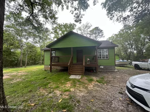 4406 Walley St, Moss Point, MS 39563