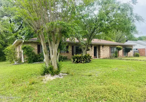 Exterior - 3919 Riverwood Dr, Moss Point, MS 39563 photo 2 of 5