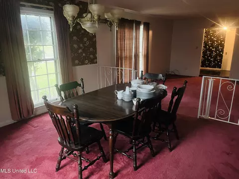 Dining - 3919 Riverwood Dr, Moss Point, MS 39563 photo 2 of 3
