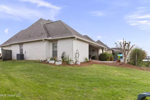 Exterior - 131 Camden Ln, Madison, MS 39110 photo 7 of 11