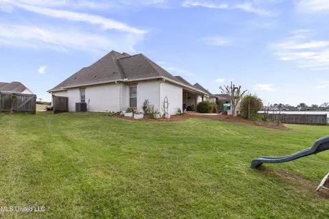 Exterior - 131 Camden Ln, Madison, MS 39110 photo 6 of 11