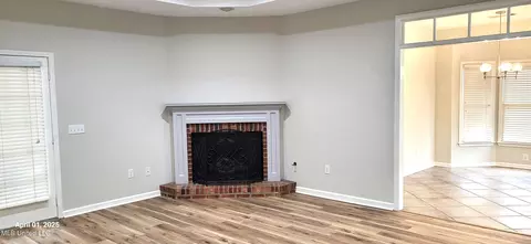 Living - 520 Cliffview Dr, Brandon, MS 39047 photo 1 of 1