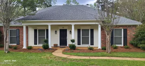520 Cliffview Dr, Brandon, MS 39047