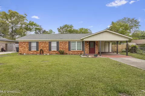 104 Carlos Ct, Bay Saint Louis, MS 39520